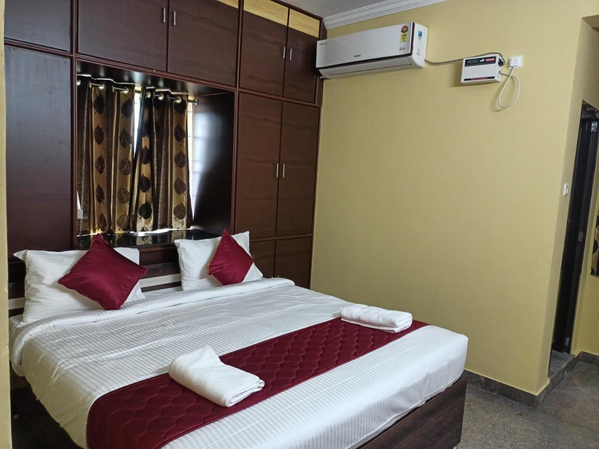 Four Seasons Home Stay Tirupati Bagian luar foto