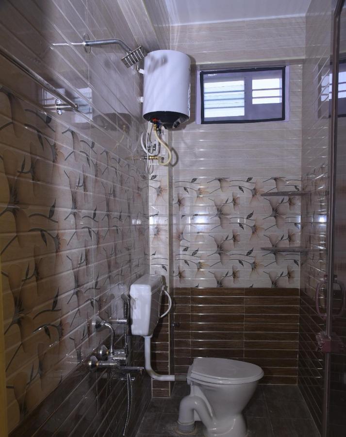 Four Seasons Home Stay Tirupati Bagian luar foto