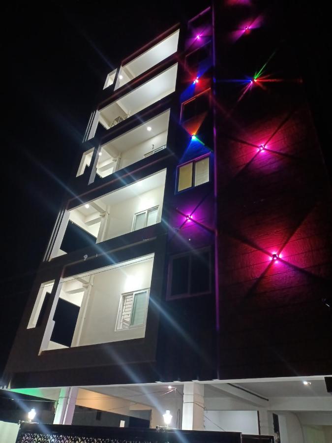 Four Seasons Home Stay Tirupati Bagian luar foto