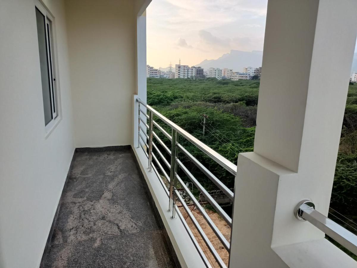 Four Seasons Home Stay Tirupati Bagian luar foto