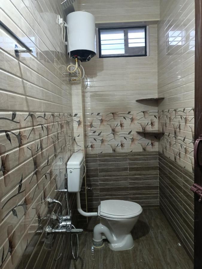 Four Seasons Home Stay Tirupati Bagian luar foto