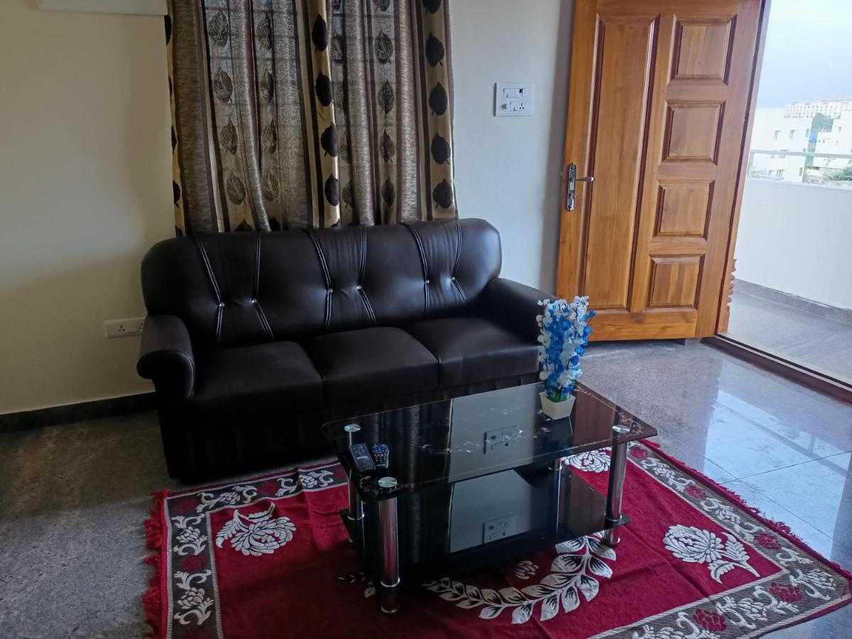 Four Seasons Home Stay Tirupati Bagian luar foto
