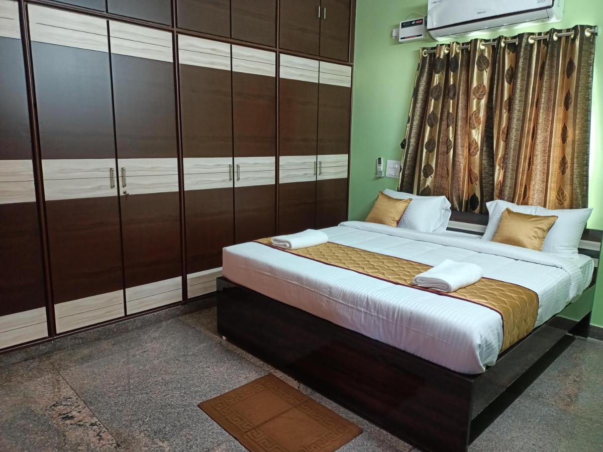 Four Seasons Home Stay Tirupati Bagian luar foto