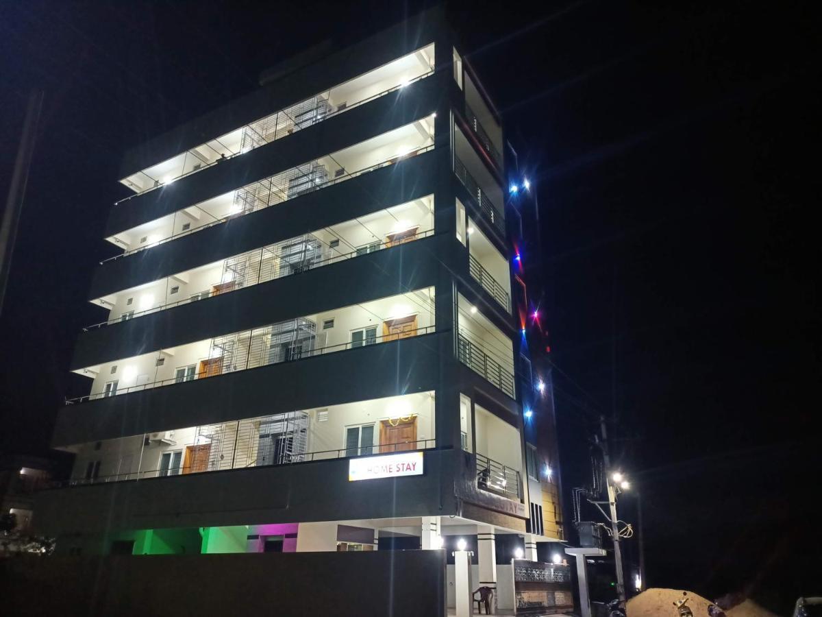 Four Seasons Home Stay Tirupati Bagian luar foto