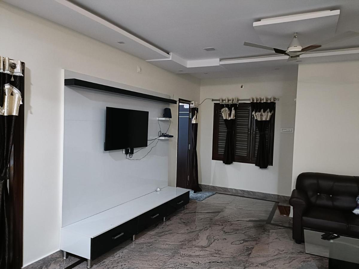Four Seasons Home Stay Tirupati Bagian luar foto